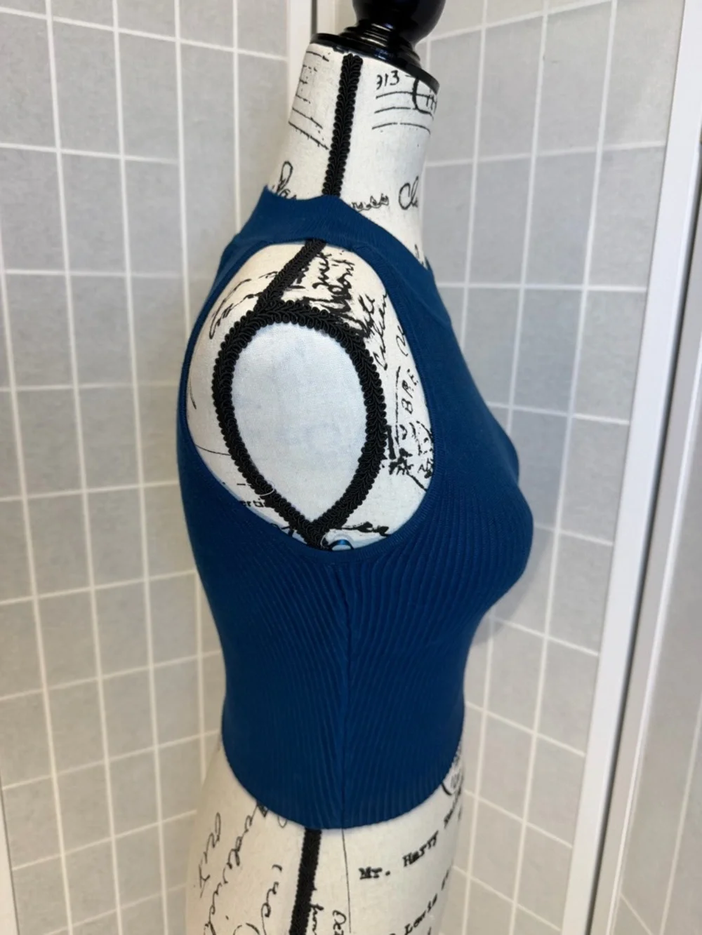NWT House of Harlow 1960 Woman’s Royal Blue Ribbed Crewneck Tank Top - Picture 5 of 5